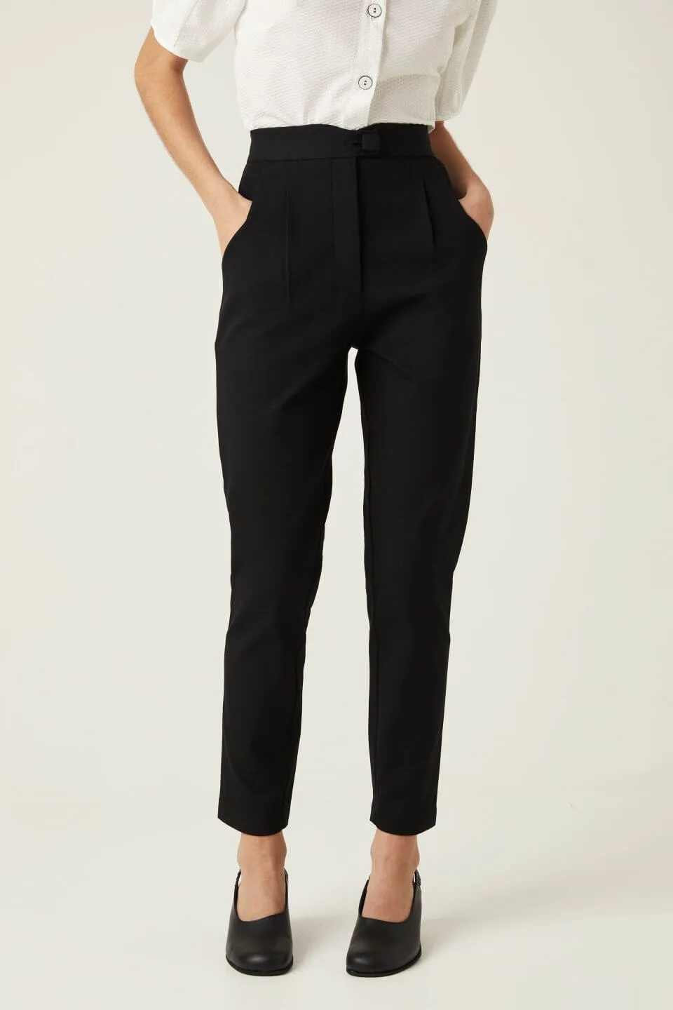 Kuwaii Classic Tailored Pant - size 18