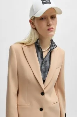 Single-breasted blazer in an hourglass silhouette